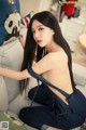 TouTiao 2016-06-03: Model COCO (42 photos)